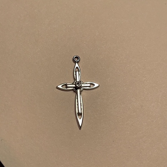 Pretty Religious Cross PENDANT - Picture 6 of 10